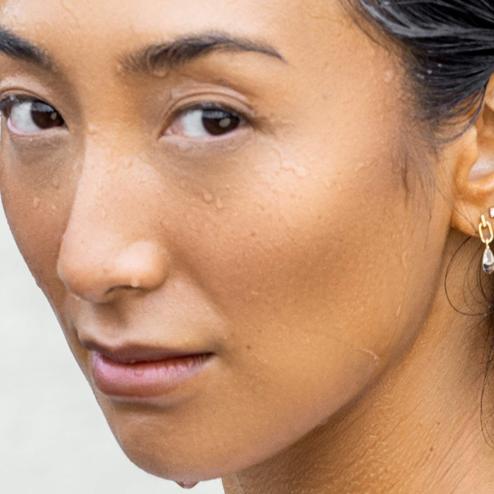 Airbrush Spray Tan for the Face